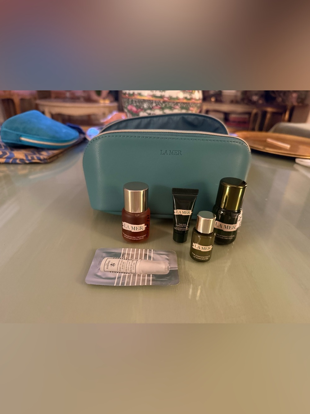 La Mer Blue Makeup Bag, Including 5 Piece La Mer Makeups